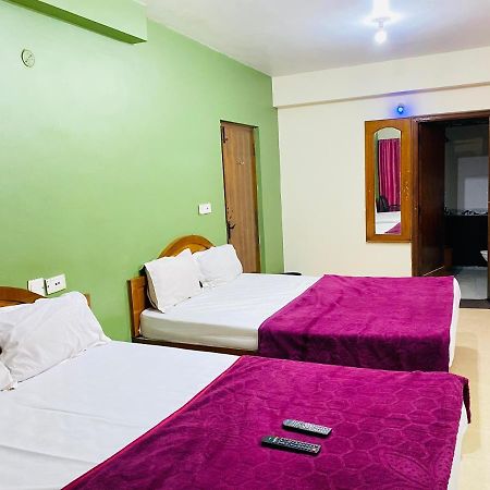 Hotel Nakshatra 우티 외부 사진