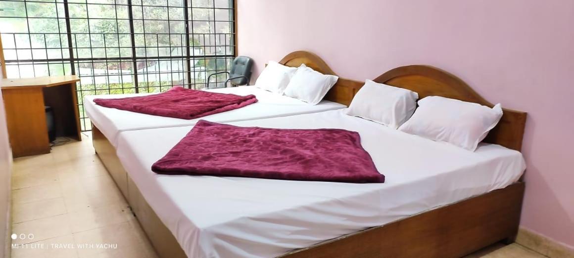 Hotel Nakshatra 우티 외부 사진