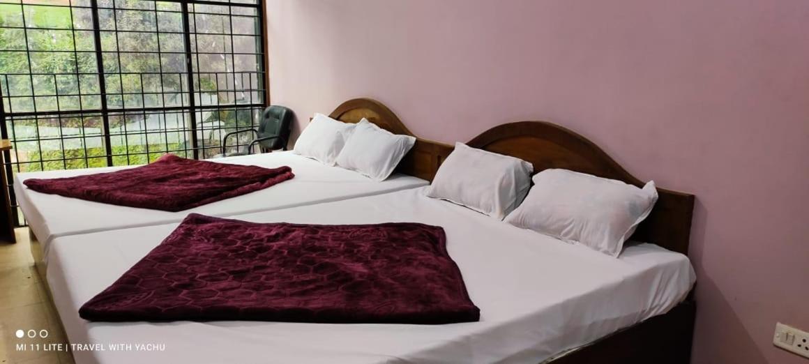 Hotel Nakshatra 우티 외부 사진
