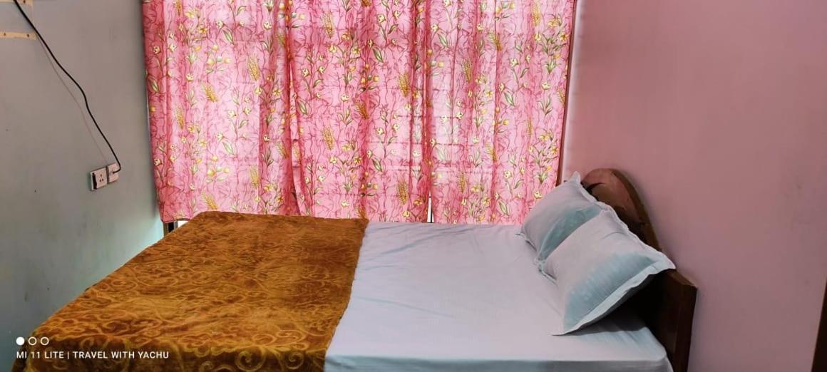 Hotel Nakshatra 우티 외부 사진