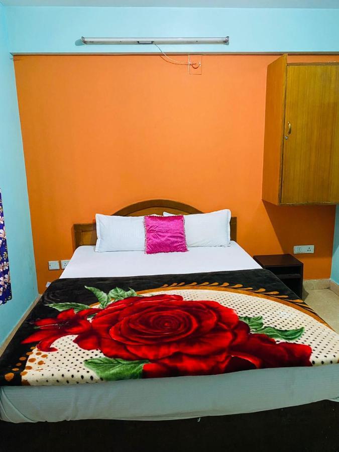 Hotel Nakshatra 우티 외부 사진
