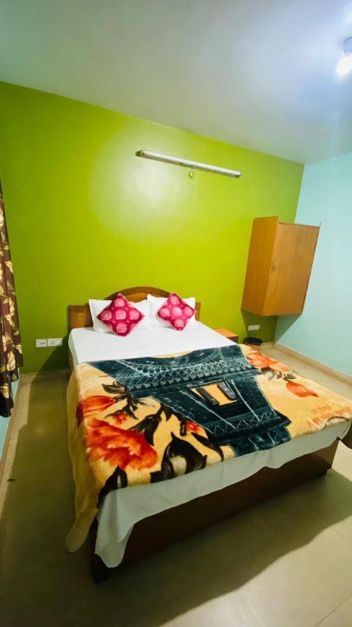 Hotel Nakshatra 우티 외부 사진