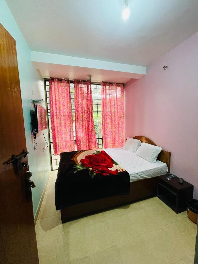 Hotel Nakshatra 우티 외부 사진
