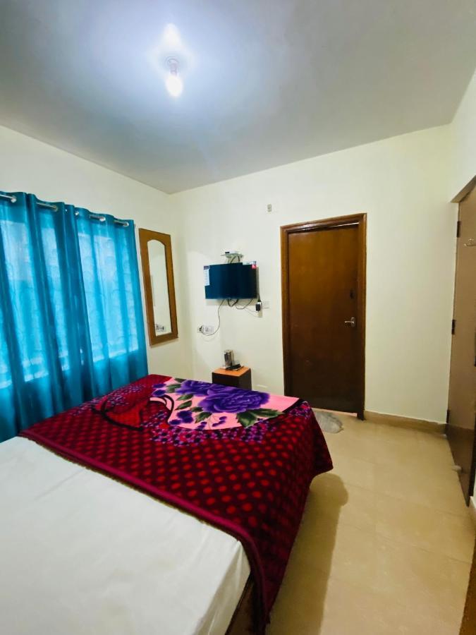 Hotel Nakshatra 우티 외부 사진