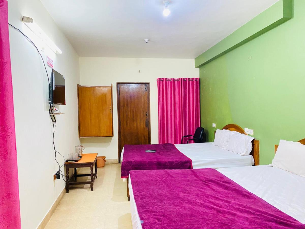 Hotel Nakshatra 우티 외부 사진