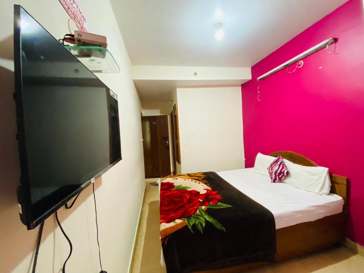 Hotel Nakshatra 우티 외부 사진