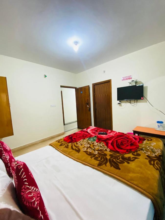 Hotel Nakshatra 우티 외부 사진