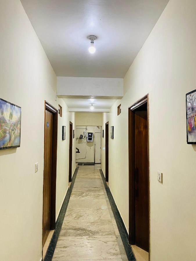 Hotel Nakshatra 우티 외부 사진